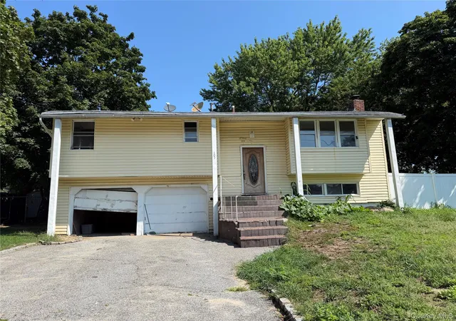 Photo 1 of Sale Pending at 109 Berkeley Ave, Brookhaven, NY 11784 | MLS# 1039937 | Listing updated on 2026-09-23