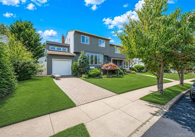Photo 2 of Single family home for sale at 962 Mildred Dr, Hempstead, NY 11510 | MLS# 1039948 | Listing updated on 2026-10-17