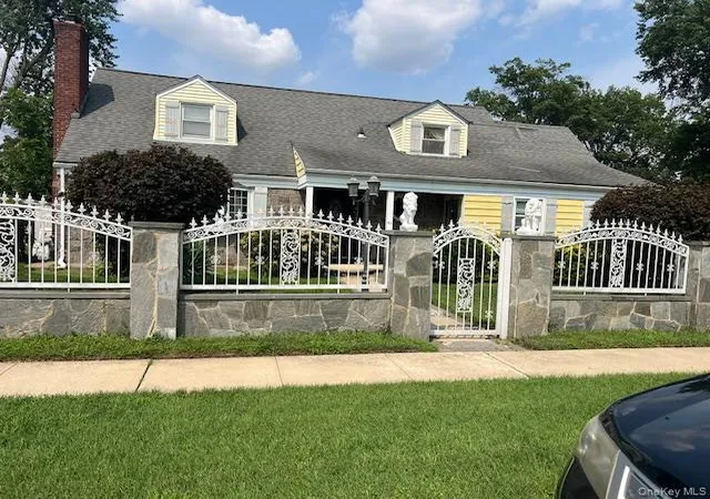 Photo 1 of Single family home for sale at 47 Brown Ave, Hempstead, NY 11550 | MLS# 1039952 | Listing updated on 2026-09-02