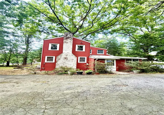Photo 2 of Sale Pending at 627 Route 306, Ramapo, NY 10901 | MLS# 1039954 | Listing updated on 2026-09-03