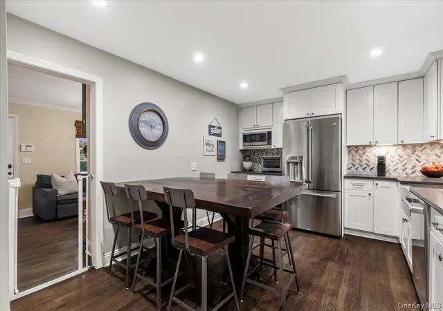 Photo 4 of Sale Pending at 14 Fernwood Ave, Rye City, NY 10580 | MLS# 1039957 | Listing updated on 2026-10-02