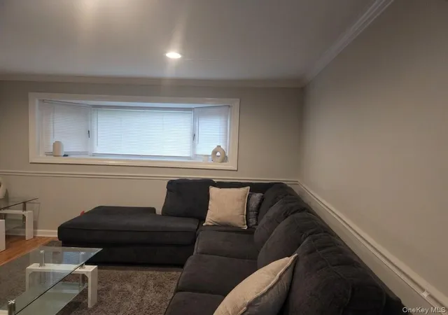 Photo 4 of Sale Pending at 22 Lindron Ave, Smithtown, NY 11787 | MLS# 1039961 | Listing updated on 2026-09-08