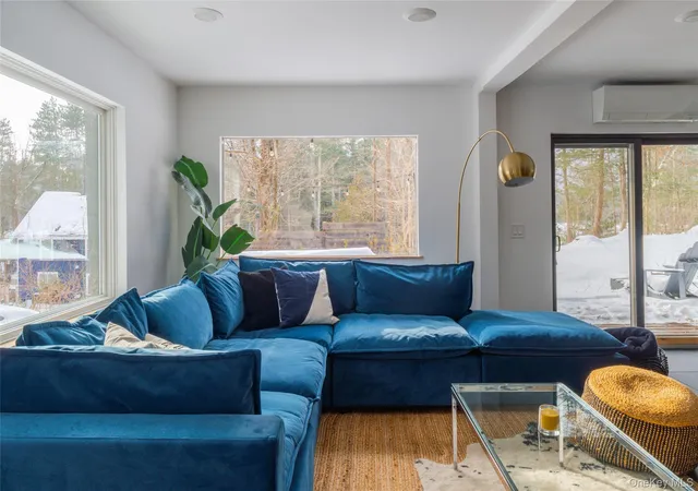 Photo 3 of Single family home for sale at 15 Lake View Dr, Woodstock, NY 12448 | MLS# 1039964 | Listing updated on 2026-08-19