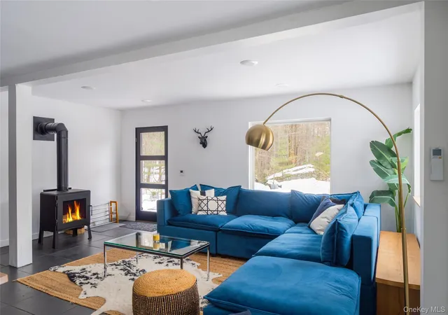 Photo 4 of Single family home for sale at 15 Lake View Dr, Woodstock, NY 12448 | MLS# 1039964 | Listing updated on 2026-08-19