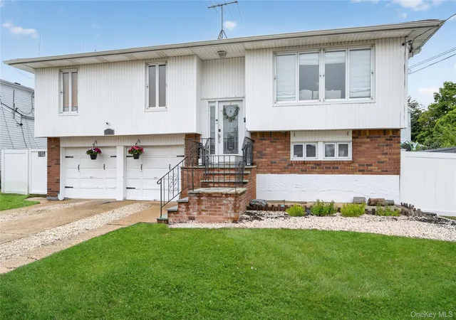 Photo 2 of Single family home for sale at 103 Motor Ave, Oyster Bay, NY 11735 | MLS# 1039976 | Listing updated on 2026-09-17