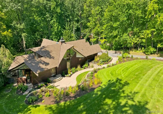 Photo 1 of Single family home for sale at 543 Scarborough Rd, Ossining, NY 10510 | MLS# 1039995 | Listing updated on 2026-09-25