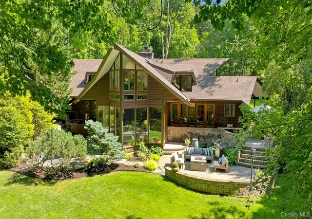 Photo 2 of Single family home for sale at 543 Scarborough Rd, Ossining, NY 10510 | MLS# 1039995 | Listing updated on 2026-09-25