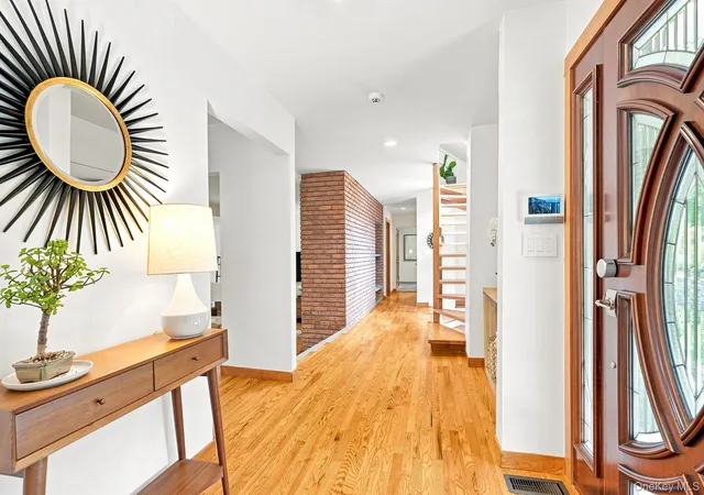 Photo 4 of Single family home for sale at 543 Scarborough Rd, Ossining, NY 10510 | MLS# 1039995 | Listing updated on 2026-09-25