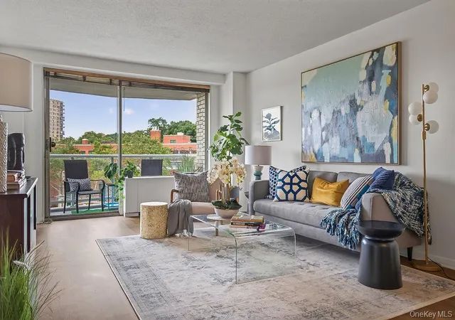 Sale Pending at 3333 Henry Hudson Pkwy #4M, New York, NY 10463 | MLS# 1040000 | Listing updated on 2026-09-18