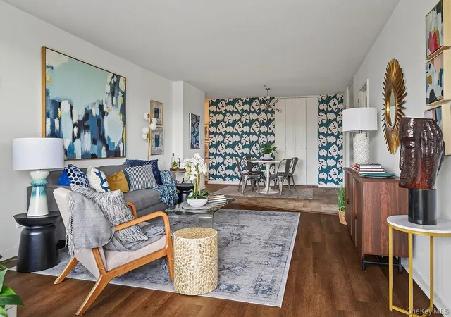 Photo 4 of Sale Pending at 3333 Henry Hudson Pkwy #4M, New York, NY 10463 | MLS# 1040000 | Listing updated on 2026-09-18