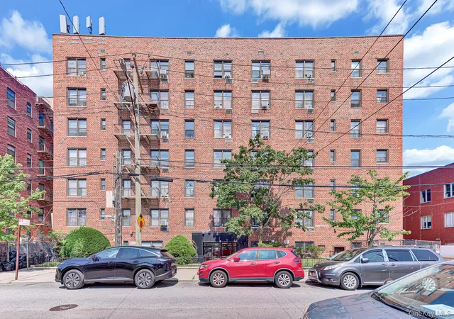 Condo for sale at 1040 Neilson St #3B3, New York, NY 11691 | MLS# 1040001