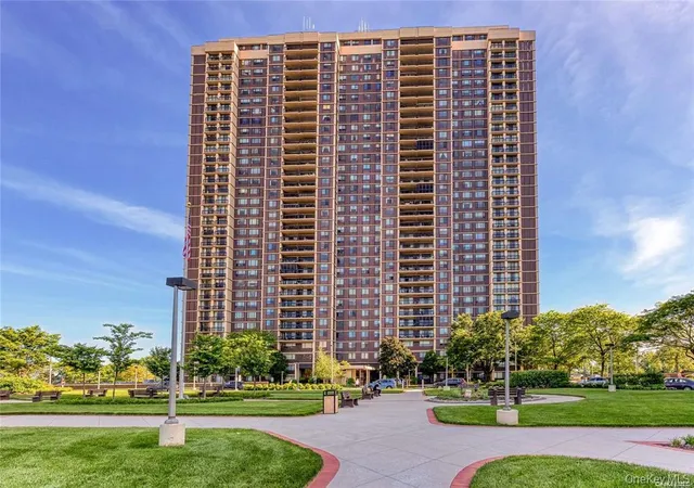 Photo 1 of Sale Pending at 27010 Grand Central Pkwy #32E, New York, NY 11005 | MLS# 1040012 | Listing updated on 2026-09-16