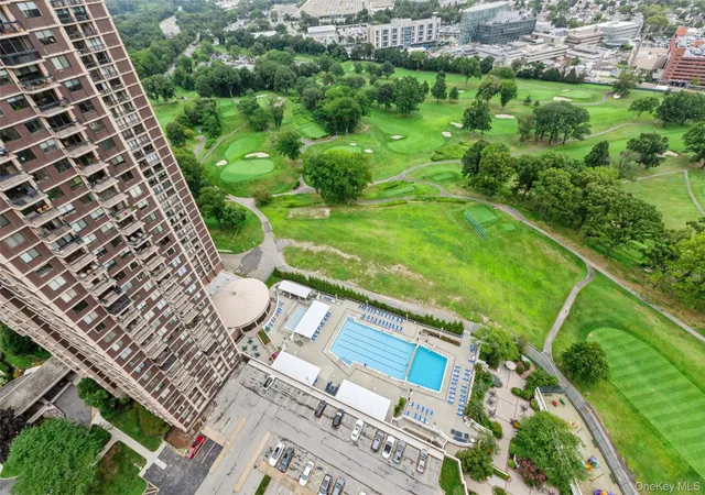 Photo 3 of Sale Pending at 27010 Grand Central Pkwy #32E, New York, NY 11005 | MLS# 1040012 | Listing updated on 2026-09-16