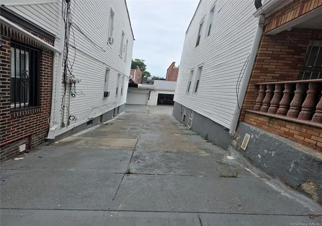 Listing Photo 4 - Condo for sale in building located at 81-22 102nd Ave, New York, NY 11416