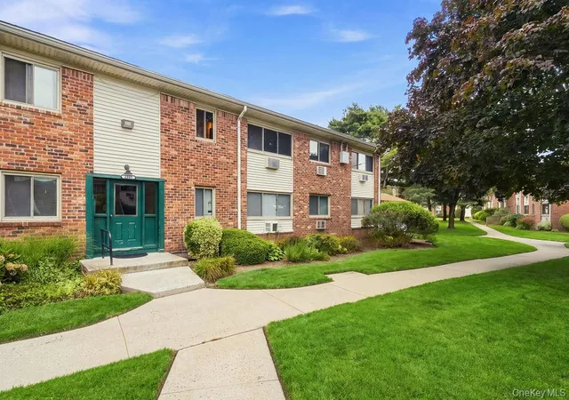 2nd image of 2397 Union Blvd #7A, Islip, NY 11751 | MLS# 1040041