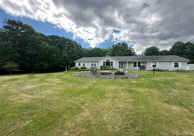 2nd image of 36 Greentree Ln, Marlboro, NY 12547 | MLS# 1040081