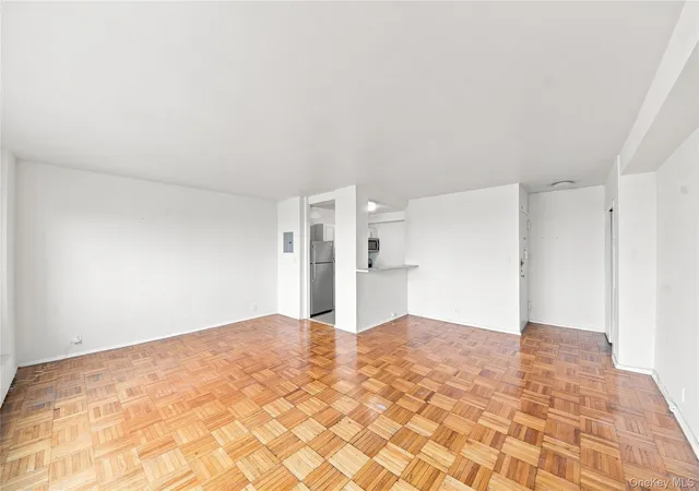 Photo 4 of House for sale at 8 Fordham Hl Oval #16D, New York, NY 10468 | MLS# 1040092 | Listing updated on 2026-08-20