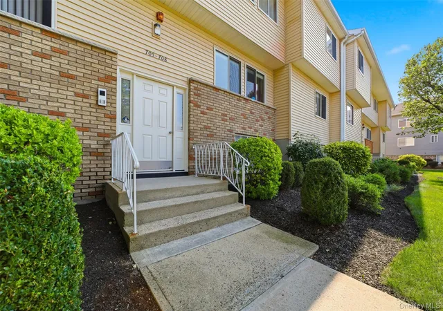 Photo 2 of Sale Pending at 25 College Ave #707, Clarkstown, NY 10954 | MLS# 1040097 | Listing updated on 2026-09-30