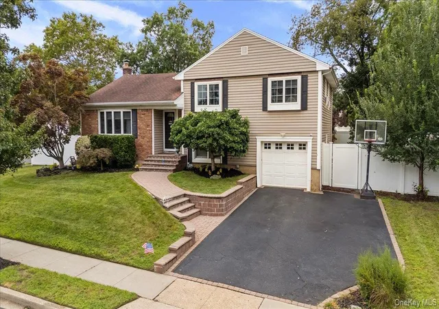 Photo 2 of Sale Pending at 15 Eleanor Rd, Oyster Bay, NY 11803 | MLS# 1040110 | Listing updated on 2026-08-28