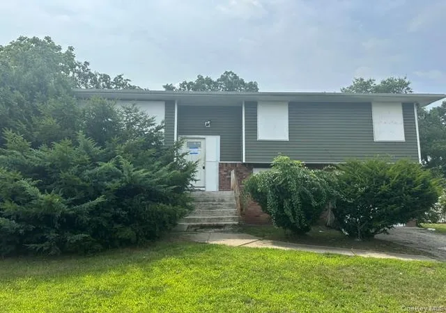 2nd image of 110 Nathalie Ave, Babylon, NY 11701 | MLS# 1040114