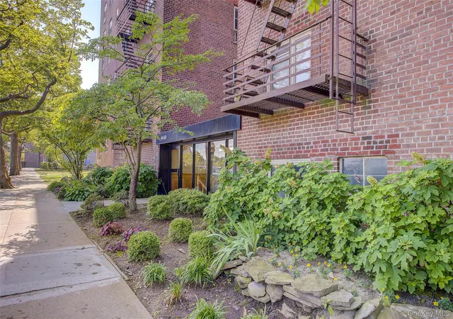 Photo 3 of Condo for sale at 144 60 Gravett Rd #4J, New York, NY 11367 | MLS# 1040115 | Listing updated on 2026-08-19
