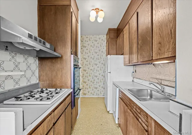 Photo 3 of House for sale at 555 Kappock St #3T, New York, NY 10463 | MLS# 1040121 | Listing updated on 2026-09-17