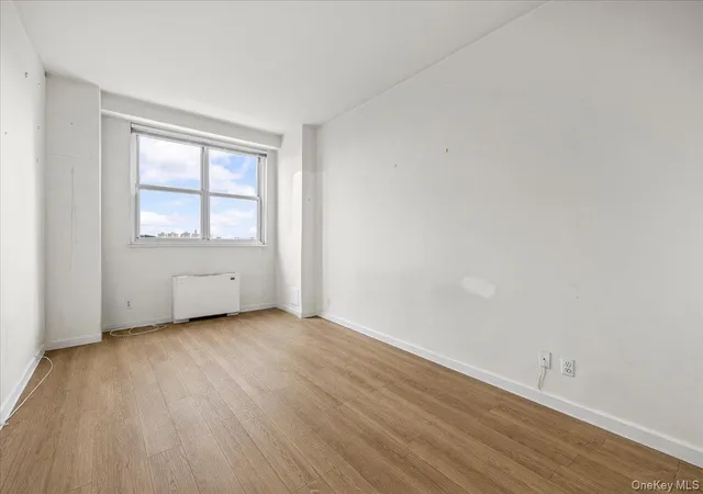 Photo 4 of House for sale at 555 Kappock St #3T, New York, NY 10463 | MLS# 1040121 | Listing updated on 2026-09-17