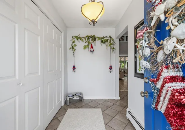 Photo 3 of Sale Pending at 27 Wheelbarrow Ln, Hempstead, NY 11793 | MLS# 1040123 | Listing updated on 2026-09-15