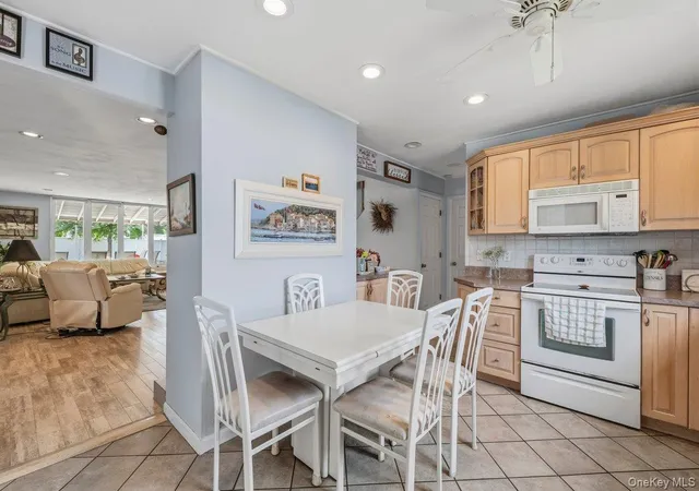 Photo 4 of Sale Pending at 27 Wheelbarrow Ln, Hempstead, NY 11793 | MLS# 1040123 | Listing updated on 2026-09-15
