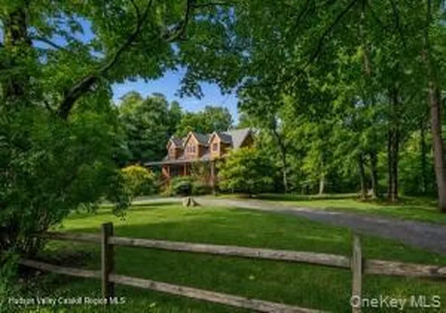 Photo 3 of Single family home for sale at 20 Pennsylvania Ave, Catskill, NY 12414 | MLS# 1040160 | Listing updated on 2026-09-03