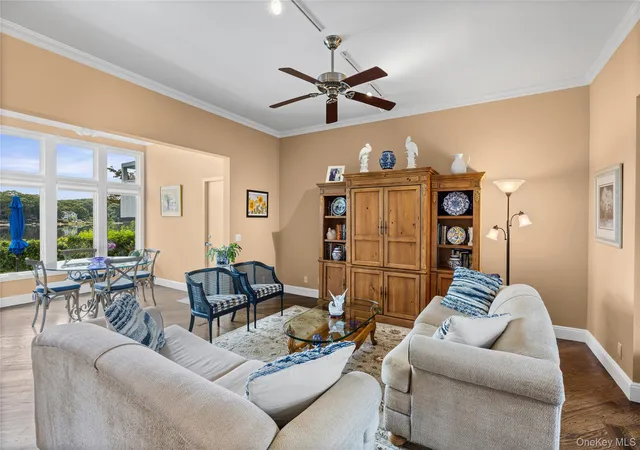 Listing Photo 5 - Condo for sale in building located at 400 Noyack Rd, Southampton, NY 11968 - Unit #E2