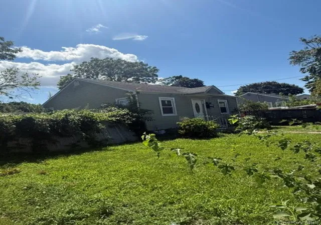 Photo 2 of Single family home for sale at 22 E Booker Ave, Babylon, NY 11798 | MLS# 1040170 | Listing updated on 2026-09-13