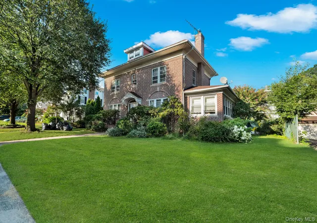 Photo 3 of Single family home for sale at 8833 195th Street, New York, NY 11423 | MLS# 1040205 | Listing updated on 2026-10-01