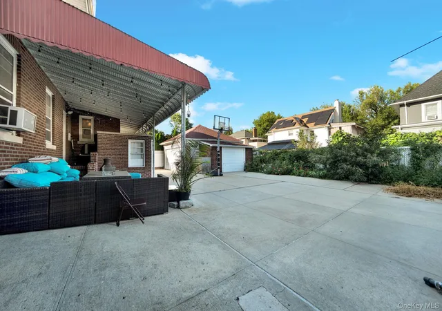 Photo 3 of Single family home for sale at 8833 195th Street, New York, NY 11423 | MLS# 1040205 | Listing updated on 2026-10-01