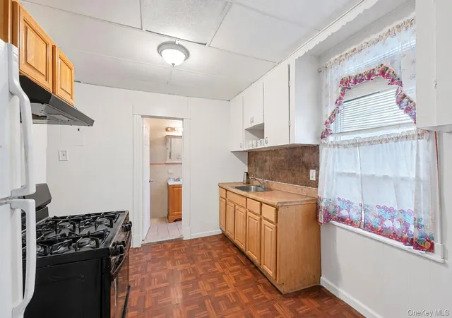Photo 3 of Multi family home for sale at 212 Edwards Pl, Yonkers, NY 10703 | MLS# 1040213 | Listing updated on 2026-08-29