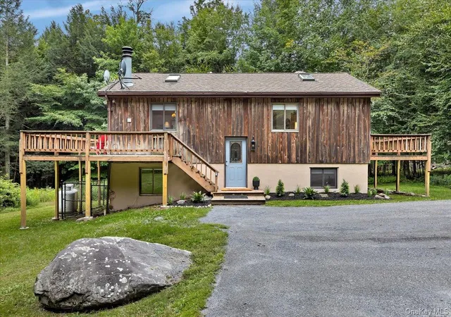 Photo 1 of Single family home for sale at 307 Bobillen Dr, Jewett, NY 12444 | MLS# 1040225 | Listing updated on 2026-09-01