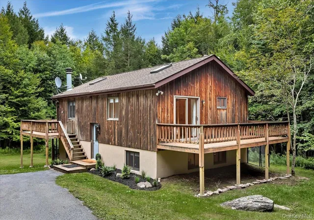 Photo 4 of Single family home for sale at 307 Bobillen Dr, Jewett, NY 12444 | MLS# 1040225 | Listing updated on 2026-09-01