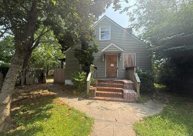 Photo 1 of Single family home for sale at 57 Clinton Ave, Brookhaven, NY 11772 | MLS# 1040235 | Listing updated on 2026-09-02
