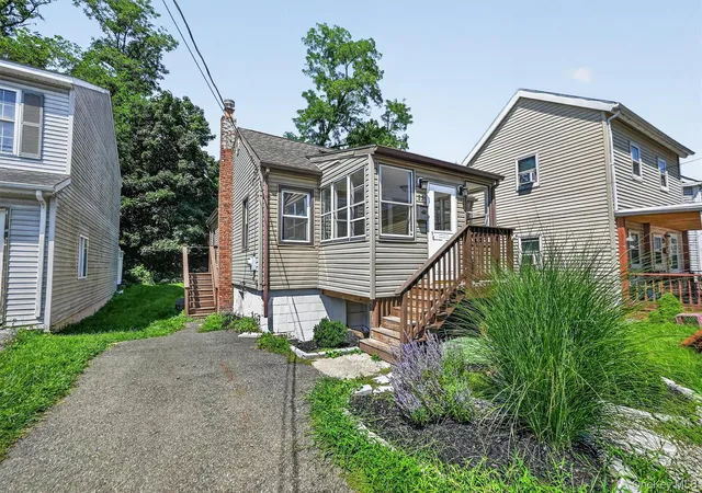 Photo 3 of Single family home for sale at 83 Center St, Highlands, NY 10928 | MLS# 1040293 | Listing updated on 2026-08-21