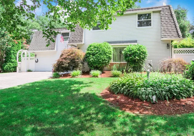 Photo 2 of Sale Pending at 17 Sundial Ln, Brookhaven, NY 11713 | MLS# 1040295 | Listing updated on 2026-08-28