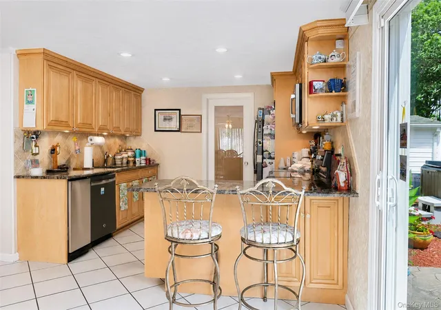 Photo 4 of Sale Pending at 17 Sundial Ln, Brookhaven, NY 11713 | MLS# 1040295 | Listing updated on 2026-08-28