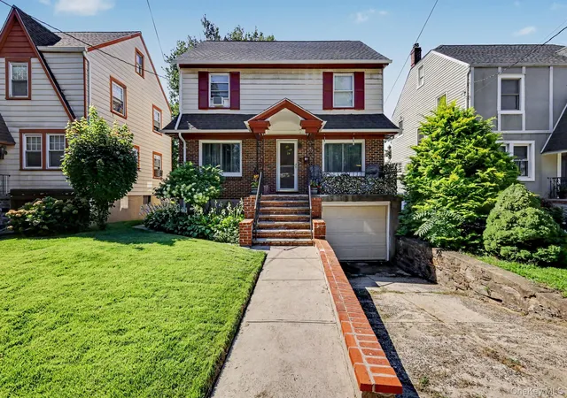 Photo 2 of Single family home for sale at 26 Elliot St, Mount Vernon, NY 10553 | MLS# 1040296 | Listing updated on 2026-10-08