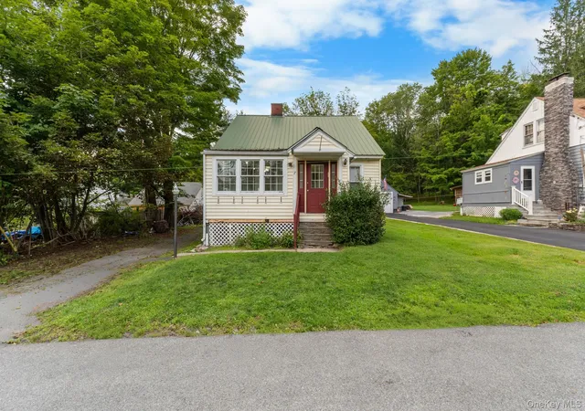 2nd image of 7 Jones Ter, Fallsburg, NY 12788 | MLS# 1040302
