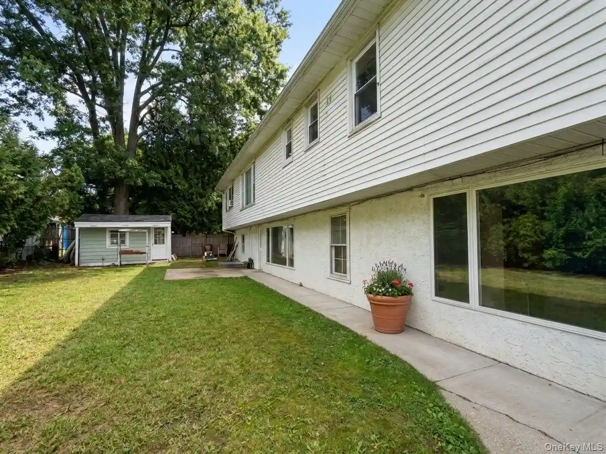 Listing Photo 13 - Condo for sale in 19 N Ln located at 19 N Ln, Glen Cove, NY 11542 - Unit 19 North Ln