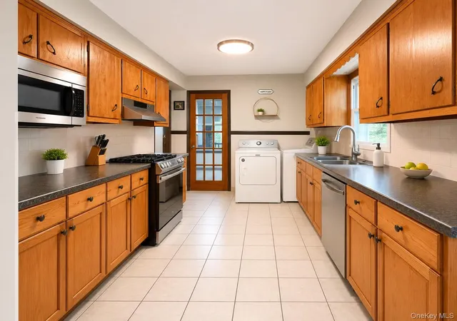 Photo 3 of Multi family home for sale at 19 North Ln, Glen Cove, NY 11542 | MLS# 1040305 | Listing updated on 2026-10-07