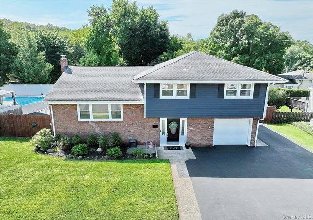 Photo 2 of Sale Pending at 11 Crestwood Dr, Ramapo, NY 10901 | MLS# 1040306 | Listing updated on 2026-09-03