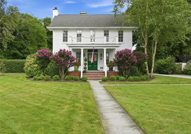 Photo 3 of Single family home for sale at 129 Bayview Ave, Babylon, NY 11701 | MLS# 1040311 | Listing updated on 2026-08-30