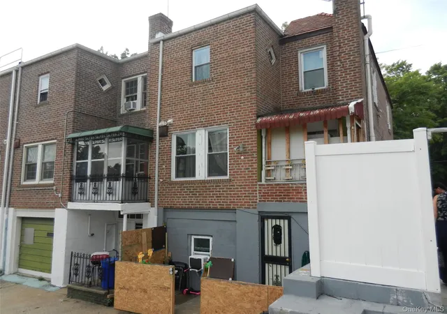 Photo 4 of Single family home for sale at 17220 111th Avenue, New York, NY 11433 | MLS# 1040323 | Listing updated on 2026-08-21