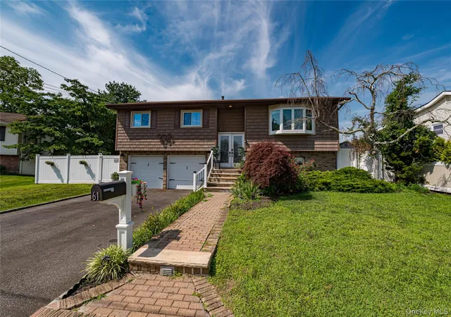 1st image of 61 Linda Ln, Babylon, NY 11703 | MLS# 1040337