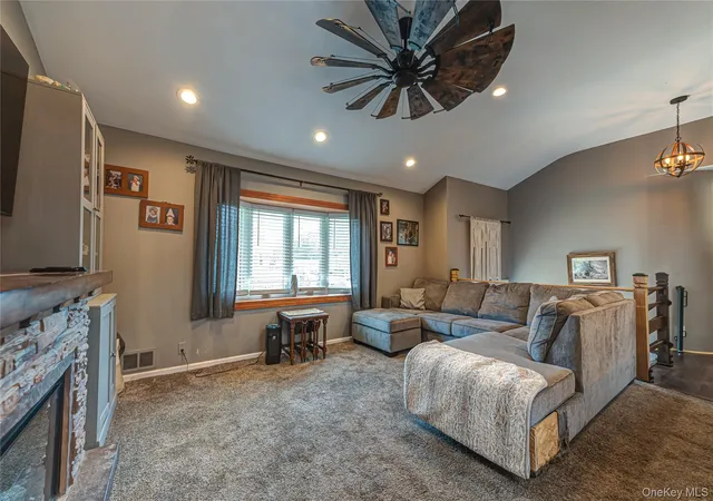 Photo 3 of Single family home for sale at 61 Linda Ln, Babylon, NY 11703 | MLS# 1040337 | Listing updated on 2026-10-04